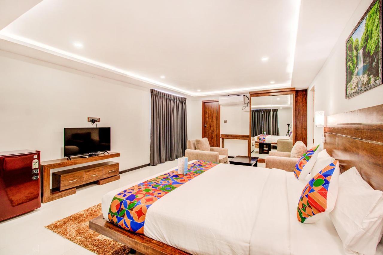 Fabhotel The Royal Suites - Nr Gopalan Innovation Mall Bangalore Exterior photo